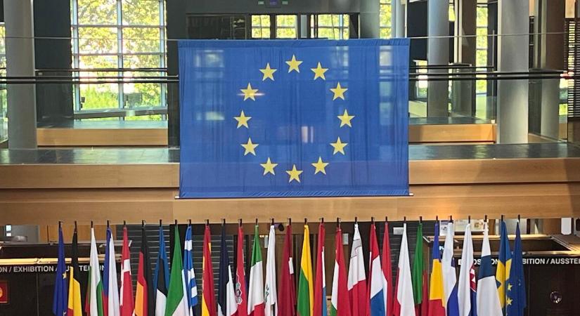 Hogyan szavaz majd Magyar Péter? Történelmi jelentőségű vita kezdődik az Európai Parlamentben