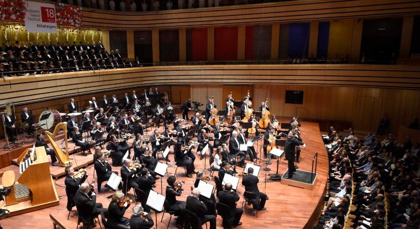Csütörtökön a Zeneakadémiáról ad estet a Nemzeti Filharmonikus Zenekar