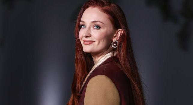 Hivatalos: Sophie Turner lesz az új Lara Croft