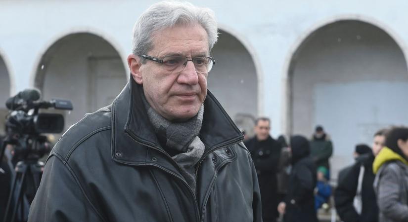 Ki dobott már megint élesztőt a ballib pöcegödörbe?