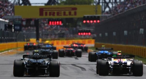 Ismét a V8-as motorok visszatéréséről egyeztet az F1
