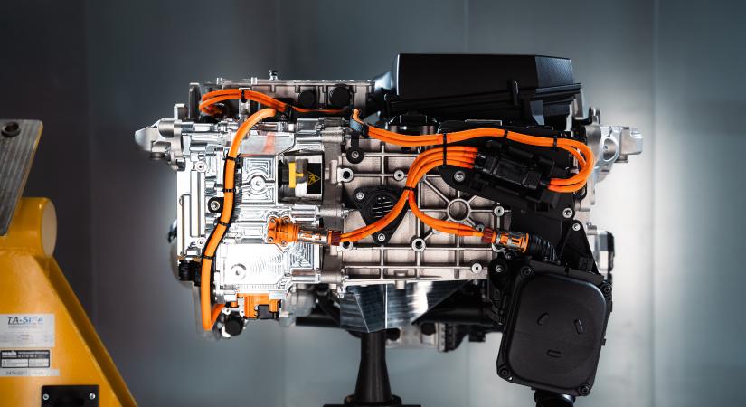 Újfajta motor gyártásába kezd a BMW