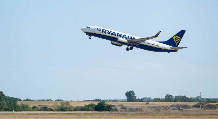 Mától nagyobb táskát vihetünk fel a Ryanair repülőgépeinek fedélzetére