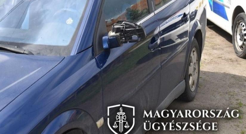 Jogosítvány nélkül okozott balesetet, majd tovább hajtott