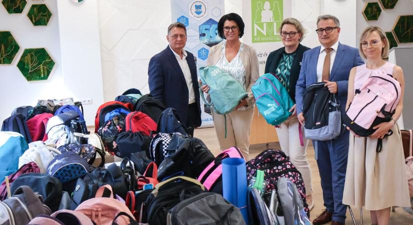 Egy táska esély – összefogás a gyermekvédelemben élő diákokért (galéria)