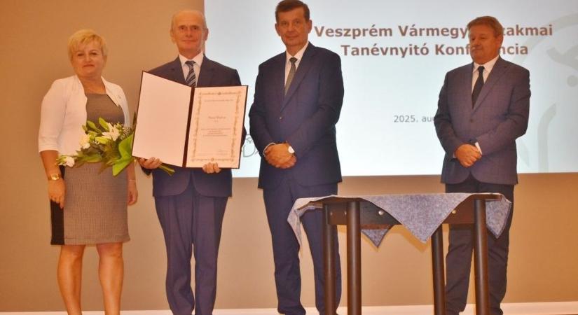 Miniszteri elismerés a vármegyei igazgatóknak