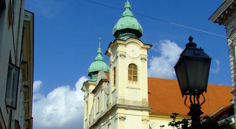 A horvátországi földrengés miatt egy pécsi templom is megrongálódott