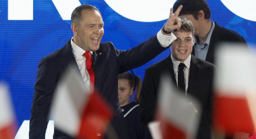 A lengyelek nagyobbik fele nem támogatná az ukránok NATO-csatlakozását