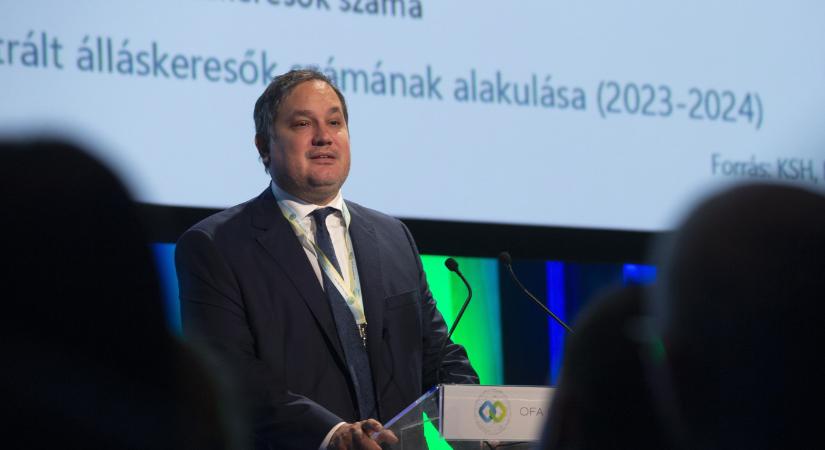„És itt jön a morbiditás csúcsa” – mondta Nagy Márton miniszter, miközben leszedte a keresztvizet az uniós gazdaságpolitikáról