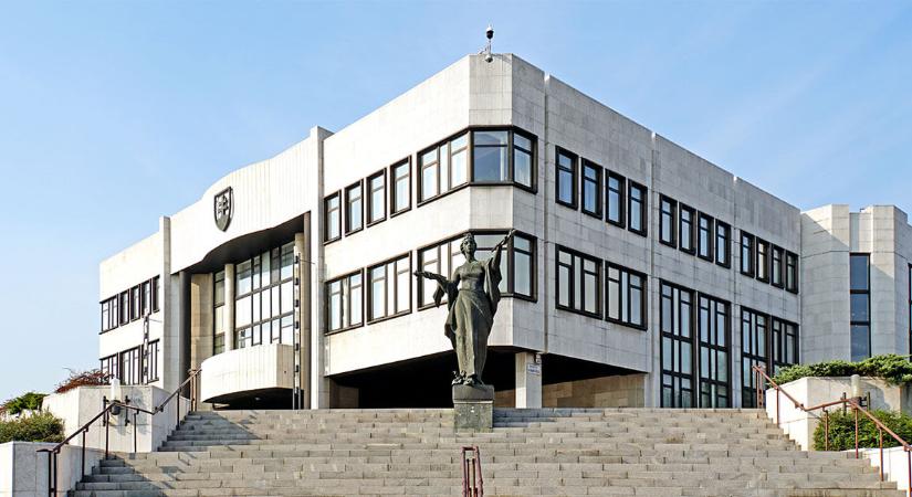 Megjelent a sárgaság a szlovák parlamentben