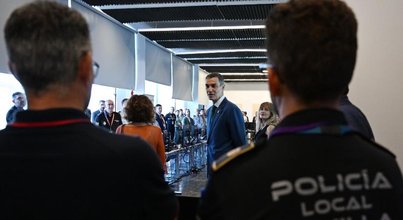 Meghibásodott az Ukrajnát segítő koalíció ülésére készülő spanyol kormányfő repülőgépe