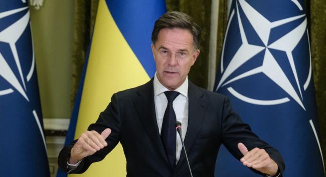 NATO-főtitkár: Oroszországnak nincs joga dönteni Ukrajna helyett külföldi csapatok jelenlétéről