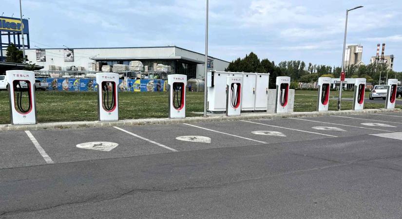 Napok óta nem működik a Tesla Supercharger Miskolcon