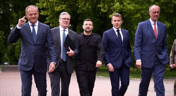 Európa három táborra szakadt Ukrajna biztonsági garanciáinak kérdésében – FT