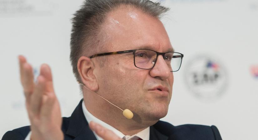 Váratlanul lemondott az SPP igazgatója