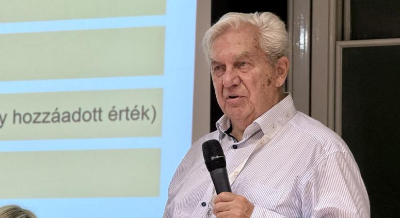 Chikán Attila: olyan változás jön a világgazdaságban, ami mindent felforgathat
