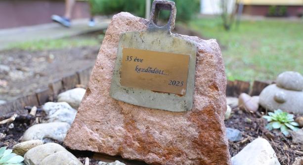 Meghitt, szép eseményen ünnepelte immár 35. születésnapját a „Jószoli” család