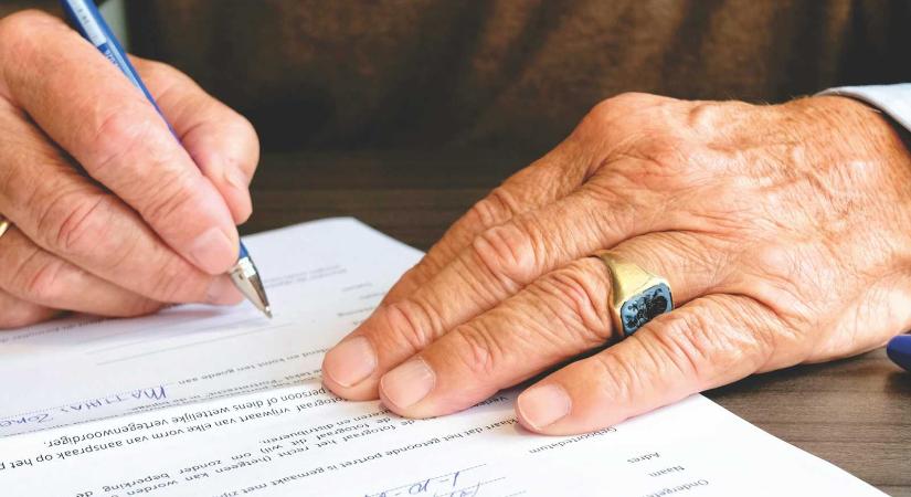 Kormánypárti képviselő is aláírta az AUR egyik bizalmatlansági indítványt