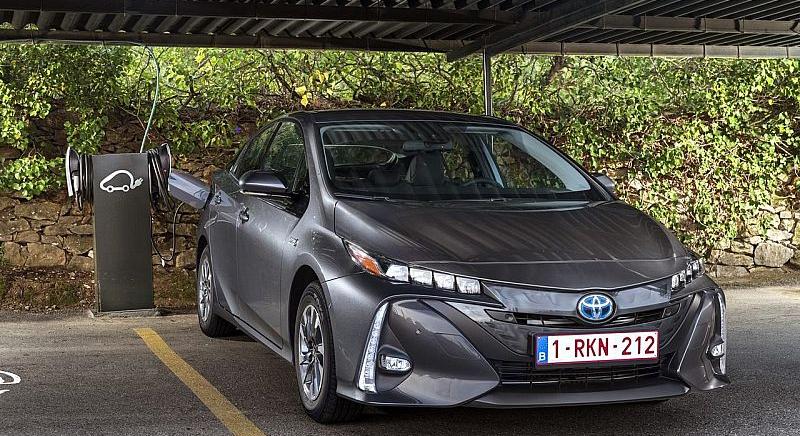A Toyota jó lóra tett, a hibridekben maradt az erő
