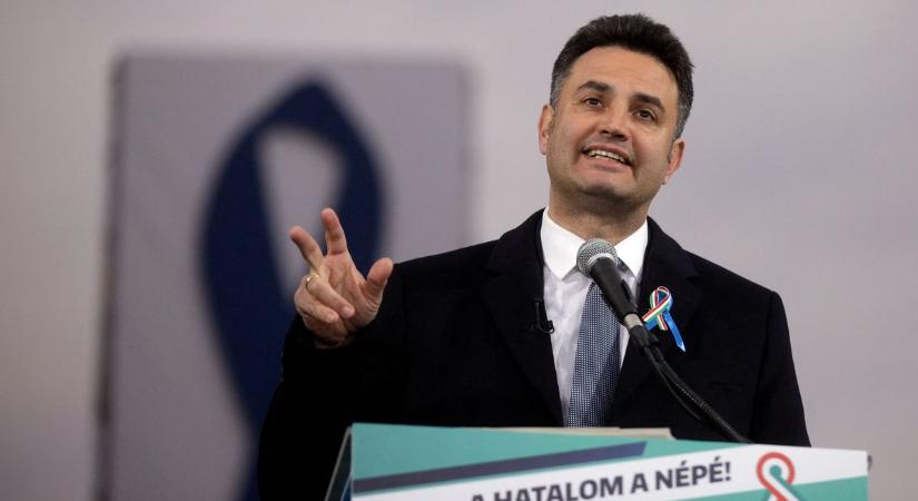 Nagy napja volt Márki-Zaynak, két helyen is teli szájjal szidhatta Orbánt – és tolhatta ezerrel Magyar Péter szekerét