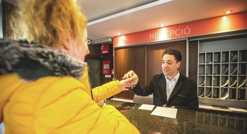 Tisza-adó: súlyos veszteségeket okozna a turizmusban dolgozóknak