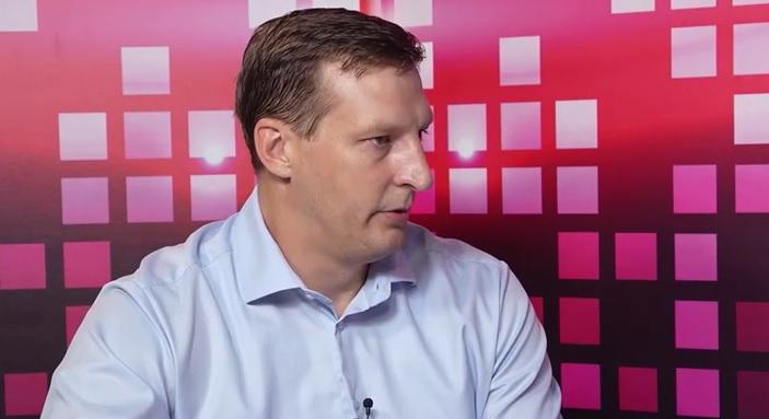 Az Ötthon Start program miatti óriási ügyfélforgalom mellett a bankokban nem volt fennakadás  videó