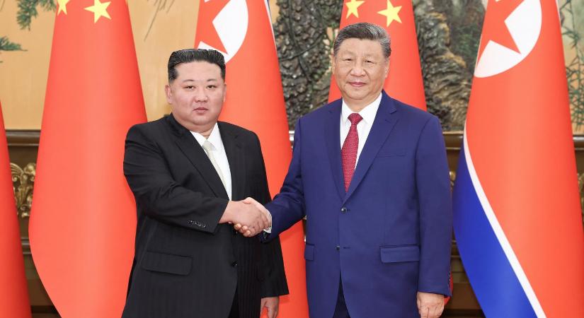 Hszi Csin-ping: Peking „fenntartja, megszilárdítja és fejleszti” kapcsolatait Észak-Koreával