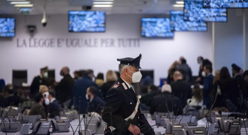 49 maffiatagot tartóztatott le az olasz rendőrség