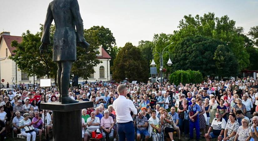 A 21 Kutatóközpont szerint egyéniben kissé jobban áll a Fidesz, mint listán