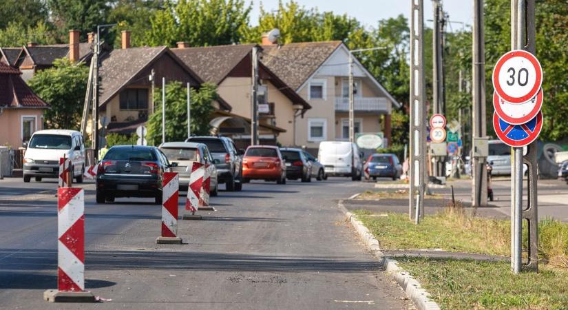 Egy ingatlan miatt csúszik a Sámsoni út fejlesztése, de mikor lesz kész?
