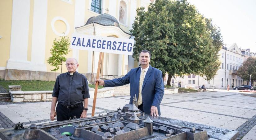 A fesztivál nagyszínpadán misét celebrál a segédpüspök (galéria, videó)