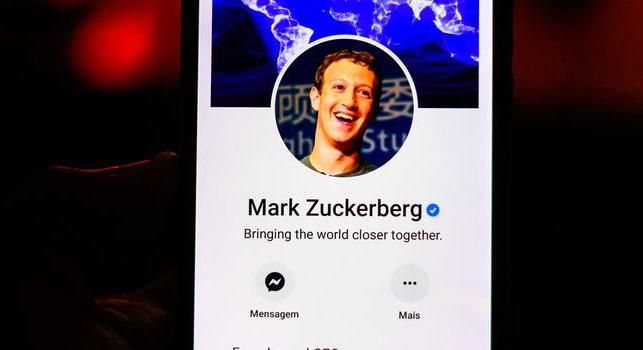 Mark Zuckerberg beperelte Mark Zuckerberget