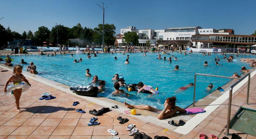 Esős nyár után olcsóbb fürdőzés: kedvezményekkel indul az őszi szezon