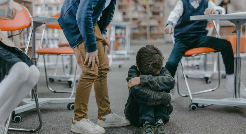A szülők új szorongása az iskolakezdés kapcsán: a zaklatástól féltik leginkább gyerekeiket