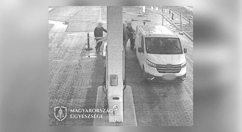 Fényes nappal erőszakoskodott egy lánnyal a benzinkúton