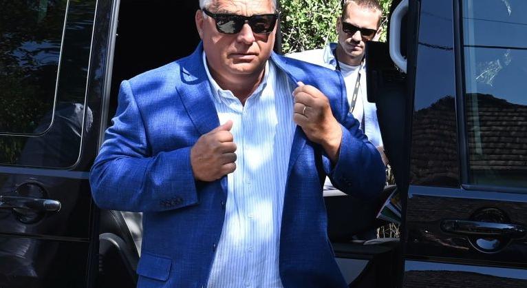 "Az lenne a legtisztább, ha Orbán Gyurcsány házából menne át 100 TEK-essel a kordonok és luxusautók mögötti zártkörű rendezvényére"