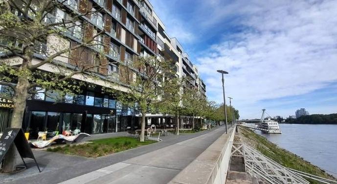 Tragédia a Dunánál: ismeretlen férfi holttestére bukkantak Pozsonyban