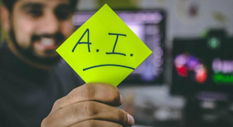 Az Alibaba a hagyományos kiskereskedelem kudarcai után az AI fejlesztésére helyezi a hangsúlyt