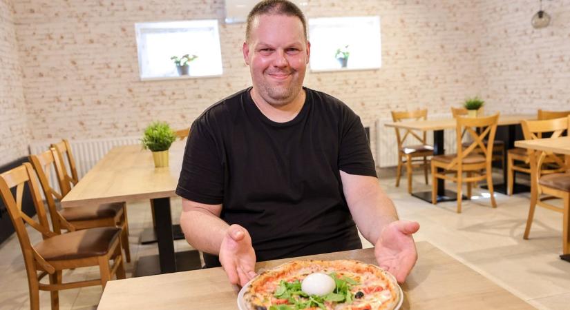 Megalkották a Kisalföld pizzáját, íme a különleges calabriai finomság! - videó, fotók