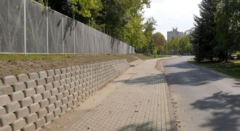 Elkészült a támfal
