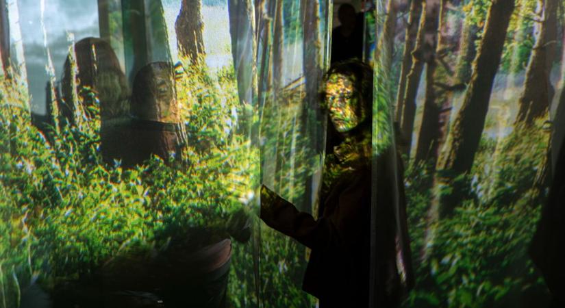 A Listen.–Zenei utazás a világ körül kiállítás november derekáig várja látogatóit