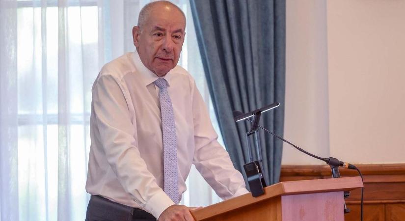 Sulyok Tamás Szekszárdon: „a jogász nem pusztán értelmez, hanem rendet teremt“ (képgaléria és videó)