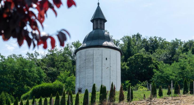 A zalai dombok ékszerdoboza: a kallósdi kerektemplom