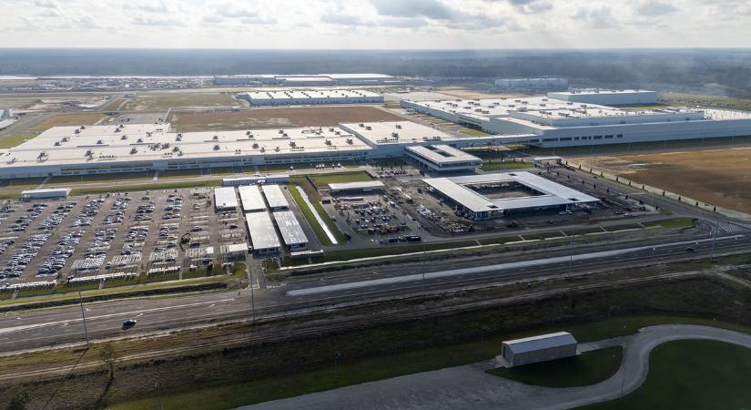 Leállt a Hyundai amerikai akkugyárának építése, mert a munkásokat elhurcolta az idegenrendészet