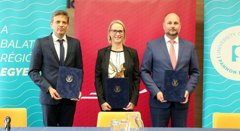 Stratégiai szövetség a Pannon Egyetem és a Magyar Jégkorong Szövetség között