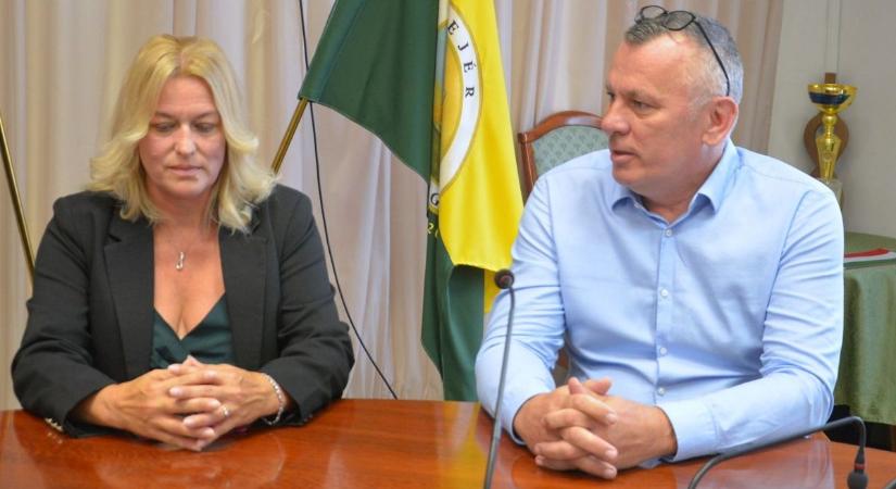 A Móri Járás központjában kapta meg három település az okiratot