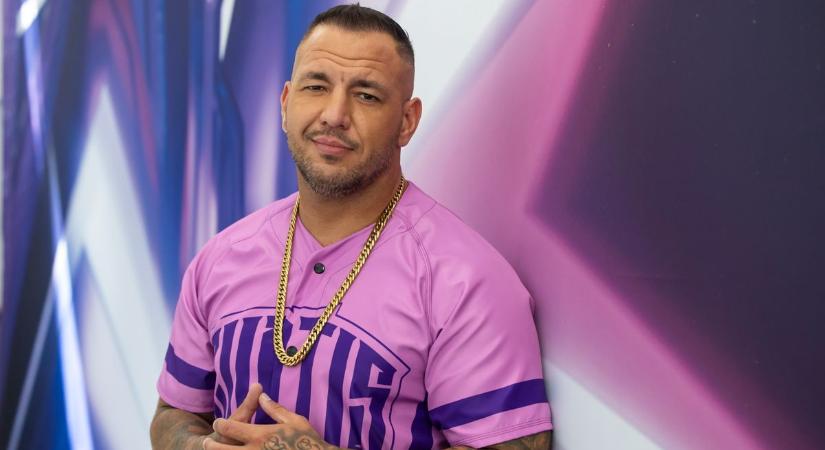 Curtis nehéz helyzetbe került az Ázsia Expresszben, puskázással oldotta meg a kihívást