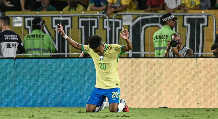A gólvonalról beollózott góllal lépett Pelé nyomdokaiba a brazil tini