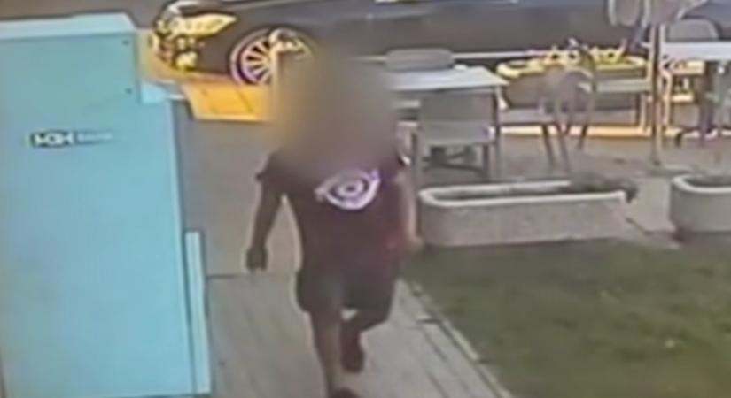 Arra ment haza egy váci lakos, hogy a betörő az ő pólójában eszeget a konyhában – videó, és hangfelvétel az esetről