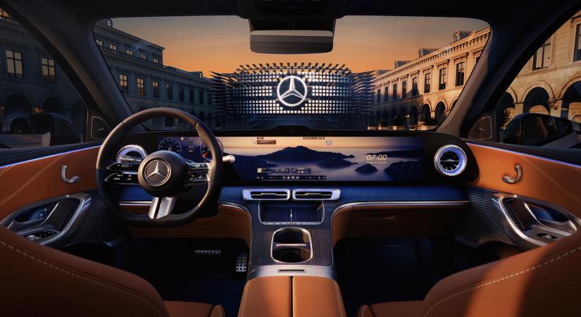 Szélesvásznú kijelző lesz az elektromos Mercedes-Benz GLC-ben